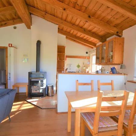 Casa Isabel Nyaraló *